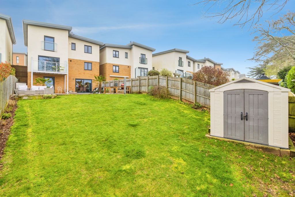 Property photo 3 of 34