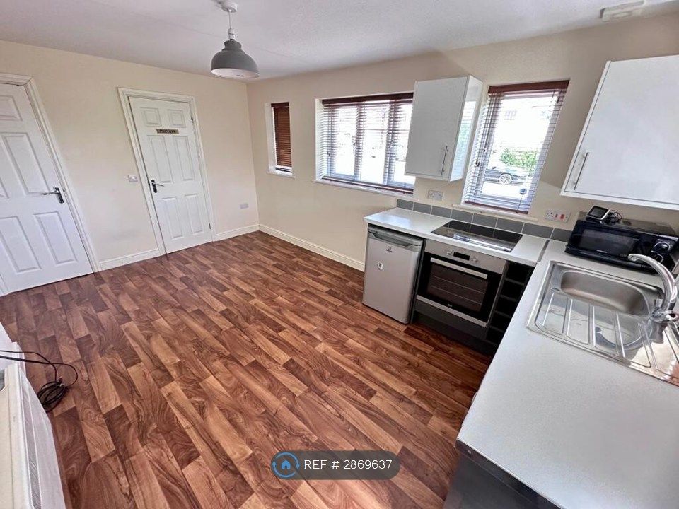 Property photo 3 of 6