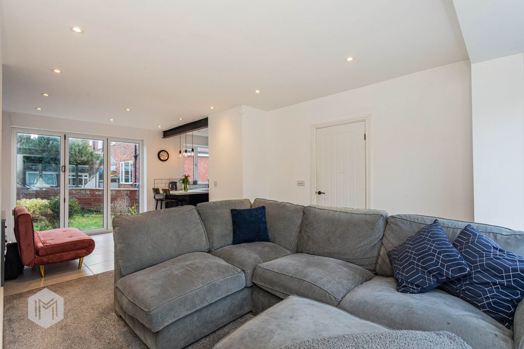 Property photo 2 of 19 Picture No. 18