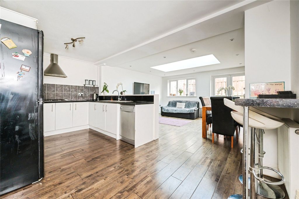 Property photo 3 of 17 Picture No. 11