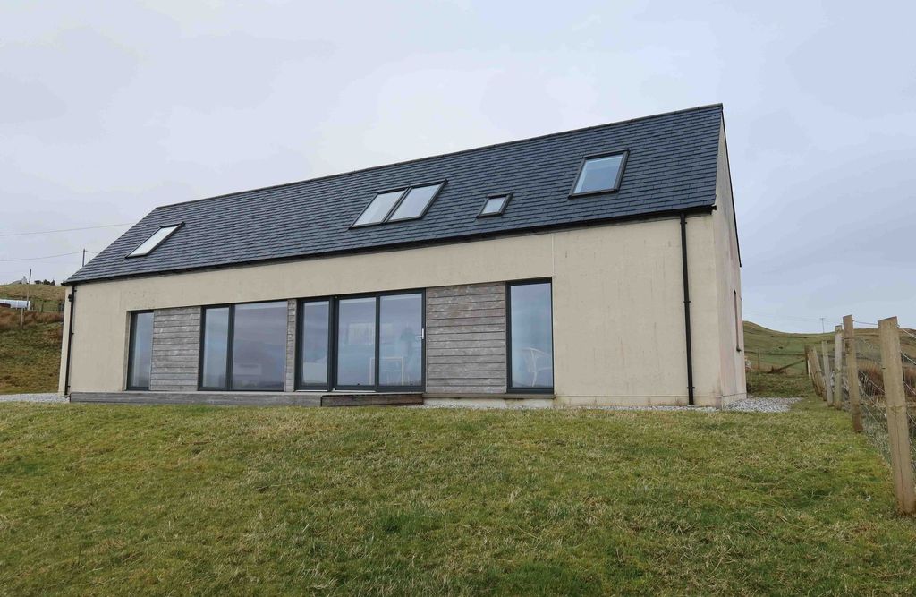 Property photo 3 of 61