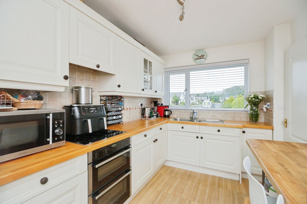 Property photo 2 of 16 Pbox-Img.Jpg