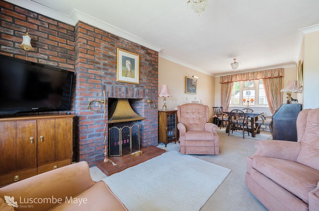 Property photo 3 of 19