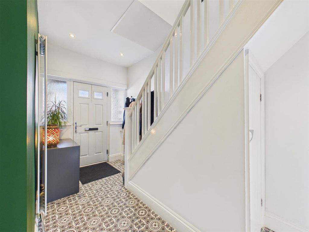 Property photo 2 of 16 Entrance Hallway