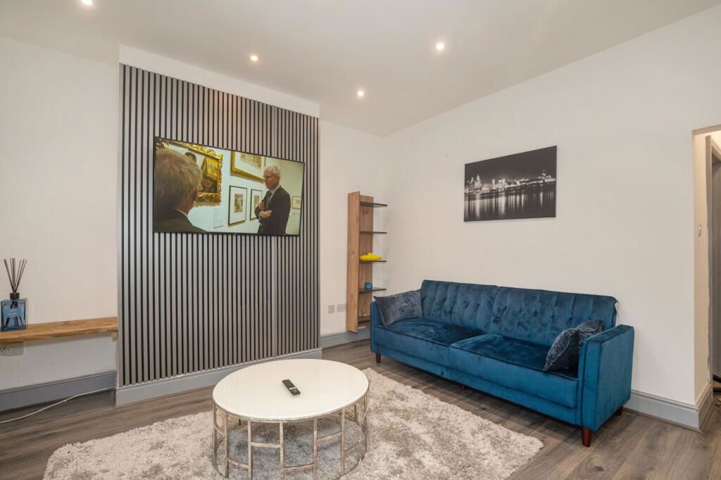 Property photo 2 of 11