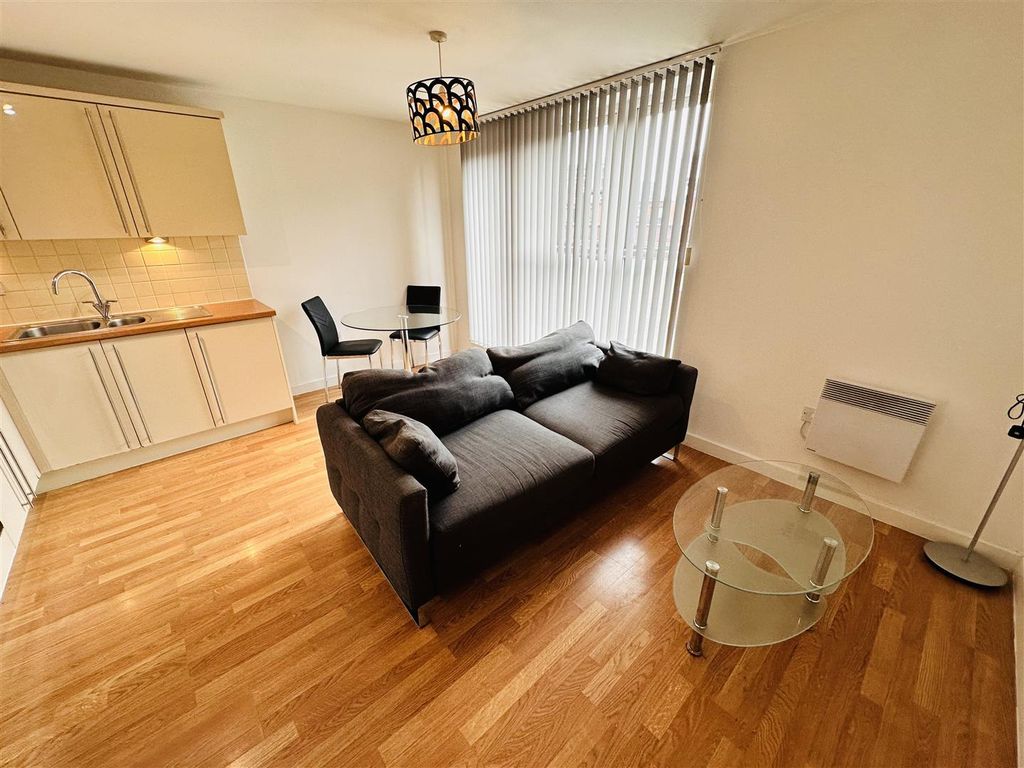 Property photo 2 of 12