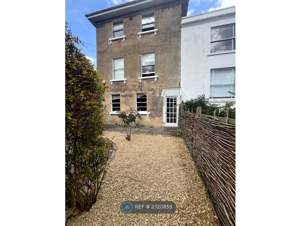 Property photo 3 of 8 Private Walled Garden