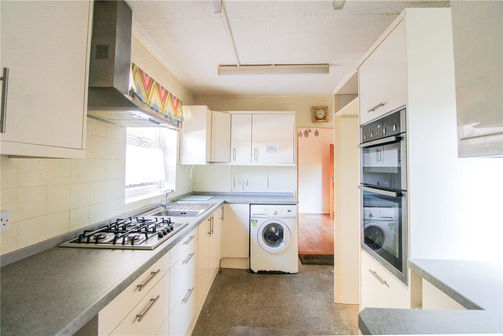 Property photo 3 of 12 Picture No. 02