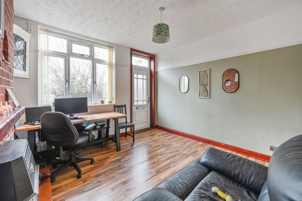 Property photo 3 of 16