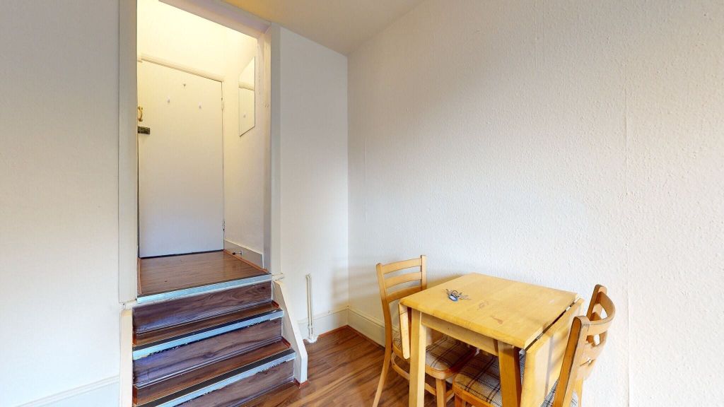 Property photo 3 of 9 Dining Room