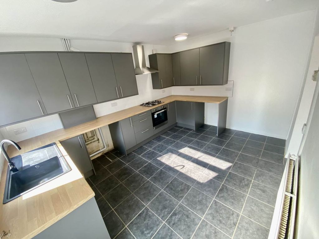 Property photo 3 of 20 Img_4966