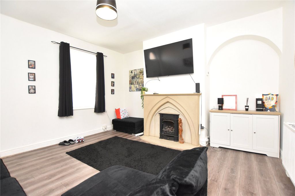 Property photo 2 of 13 Picture No. 21