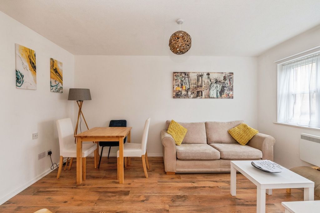 Property photo 3 of 14 Pbox-Img.Jpg