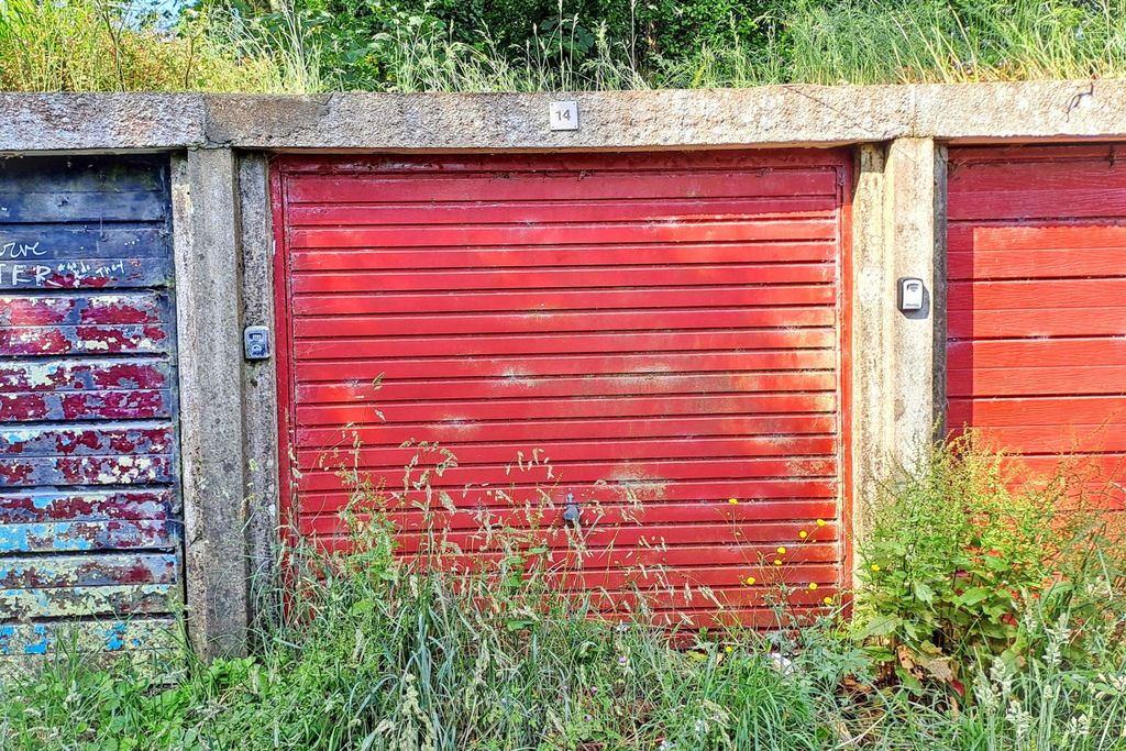Property photo 1 of 7 Garage 14 Manor Way, Heamoor, Penzance, Tr18 3Hx