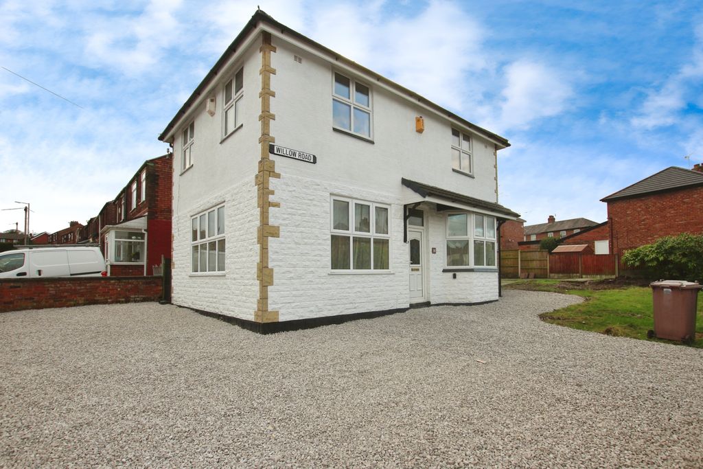 Property photo 1 of 18