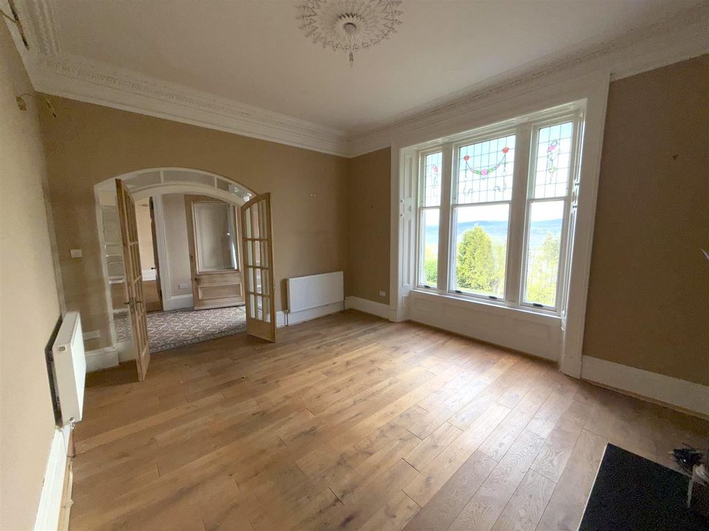 Property photo 3 of 25 Sitting Room