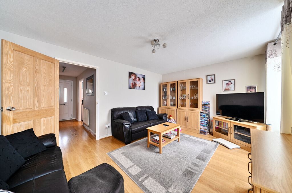 Property photo 2 of 15 Picture No. 35