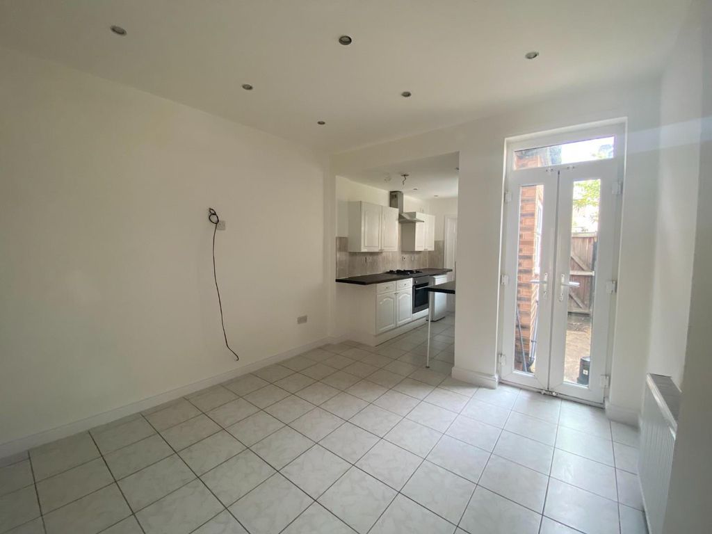 Property photo 3 of 8 Img_1516.Jpg