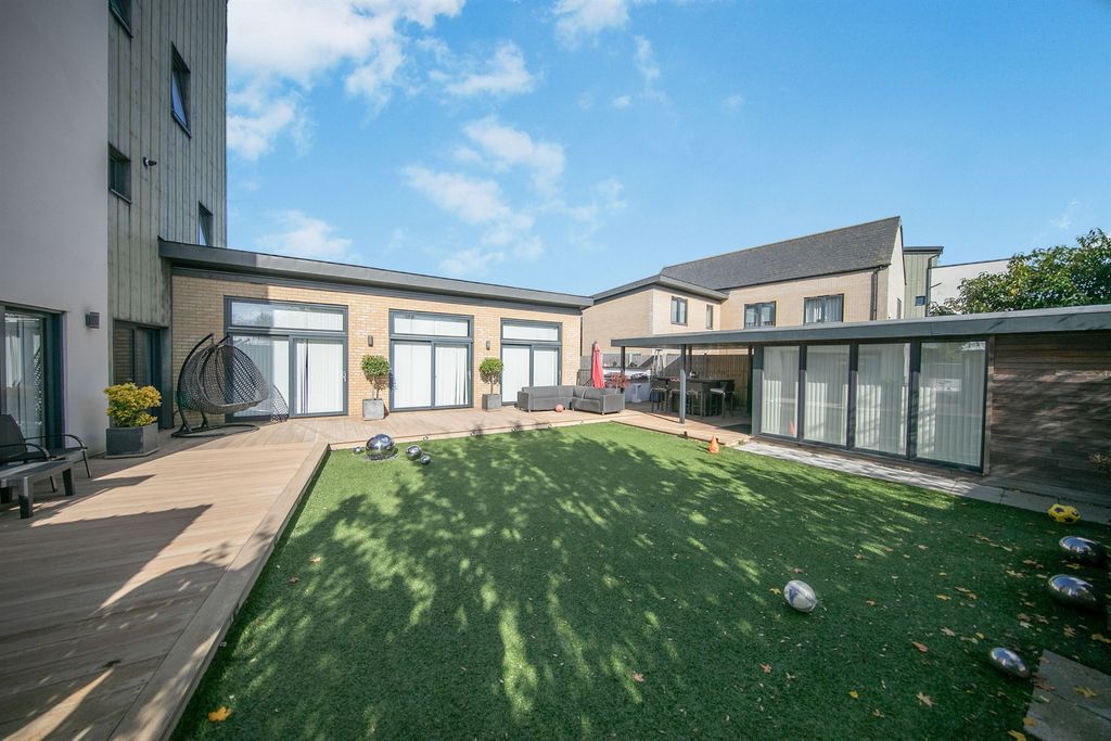 Additional image 24 of 6 bed detached house for saleDunwich Close, Ipswich IP3