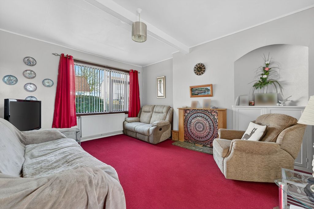 Property photo 2 of 28