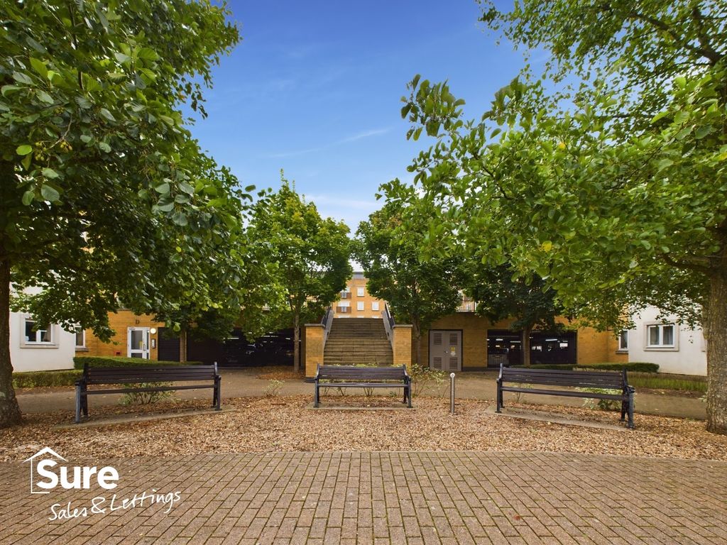 Property photo 3 of 8 4638252