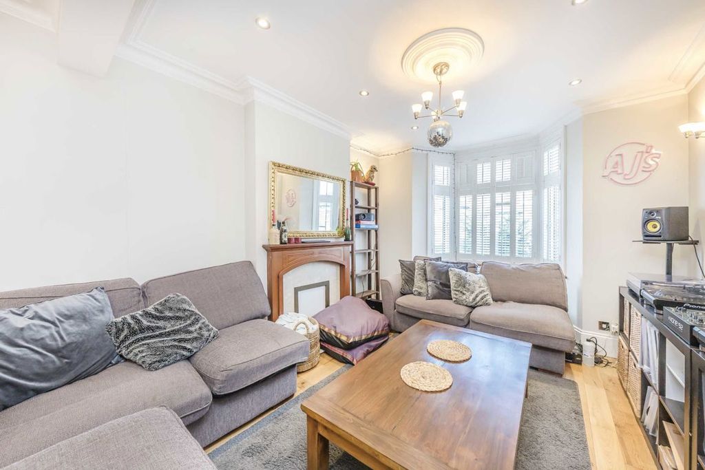 Property photo 2 of 8