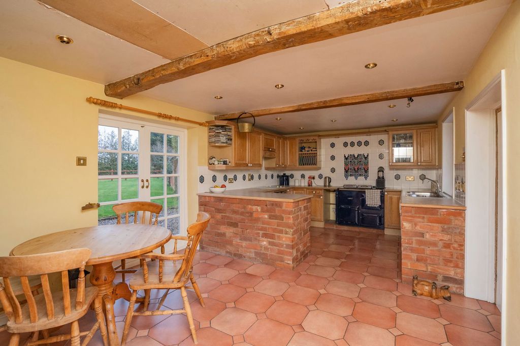 Property photo 2 of 17