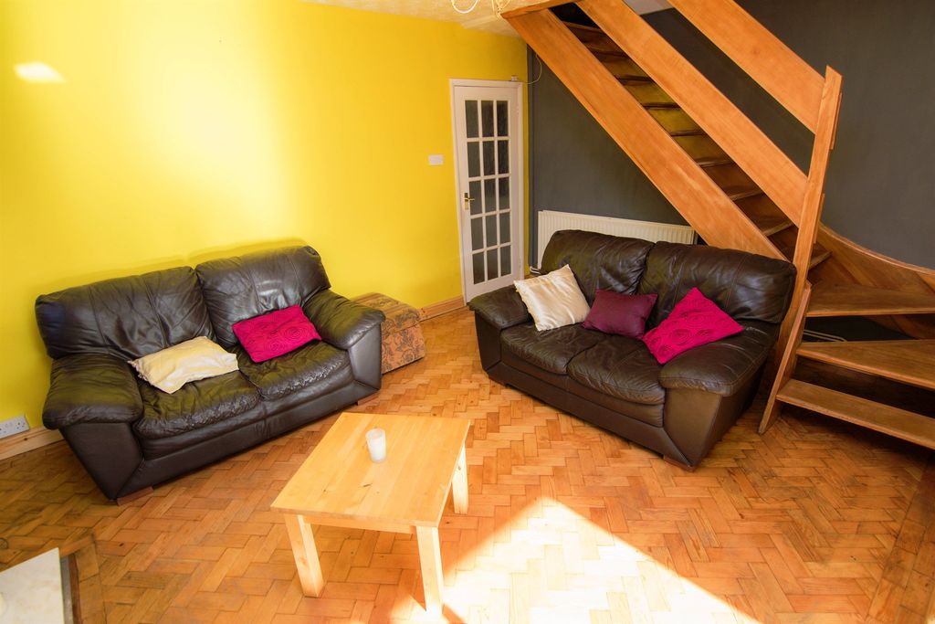 Property photo 2 of 4
