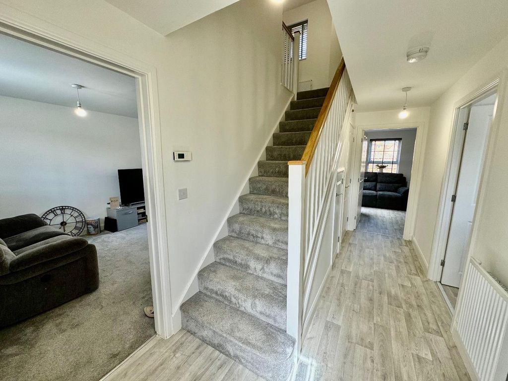 Property photo 2 of 29 Entrance Hall