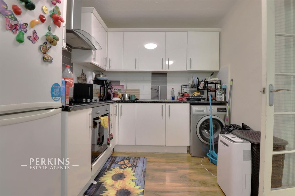 Property photo 2 of 6 Kitchen.Jpg