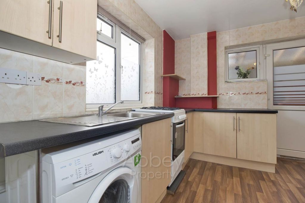 Property photo 2 of 12