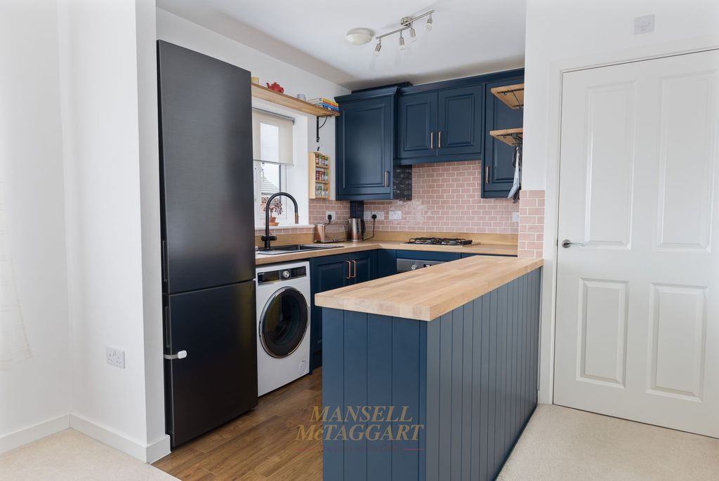 Property photo 3 of 21