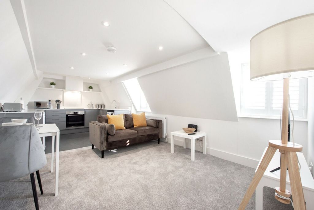 Property photo 3 of 13 2063754