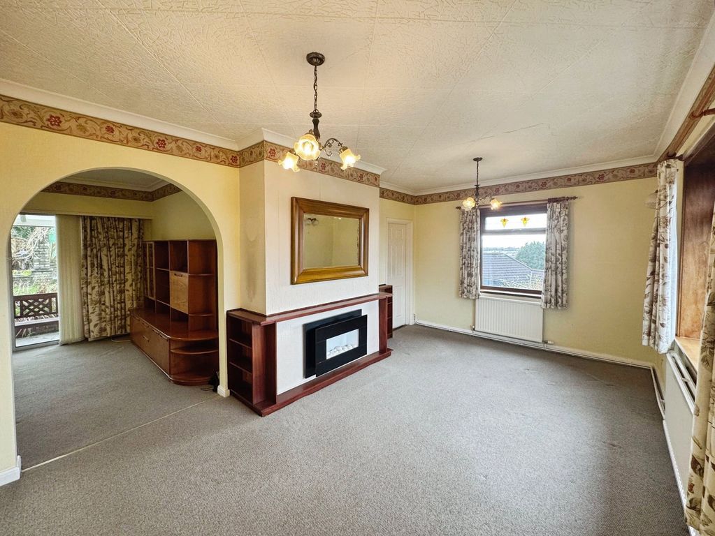 Property photo 2 of 37