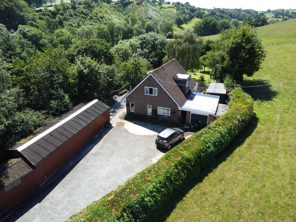 Property photo 1 of 32 Picture No. 01