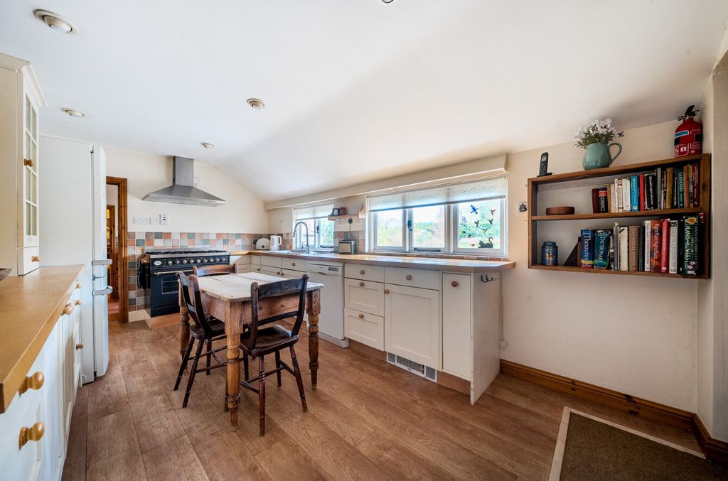 Property photo 3 of 28 1388822-10-6941A08c88E09