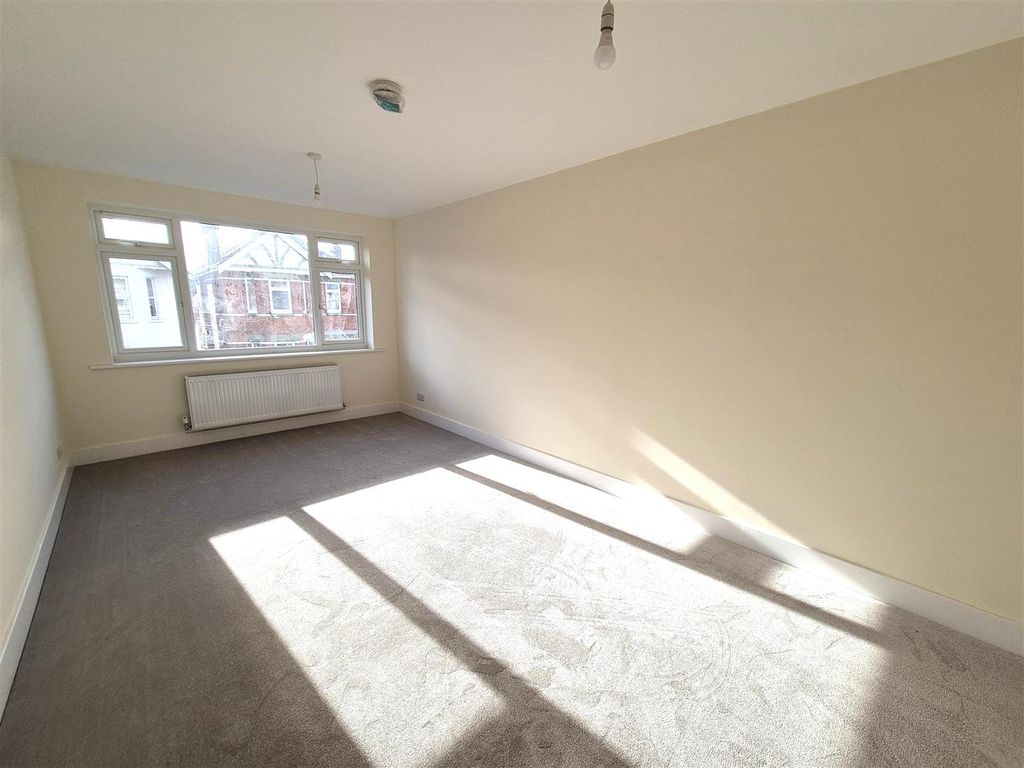 Property photo 3 of 9 2Elmeslo.Jpg