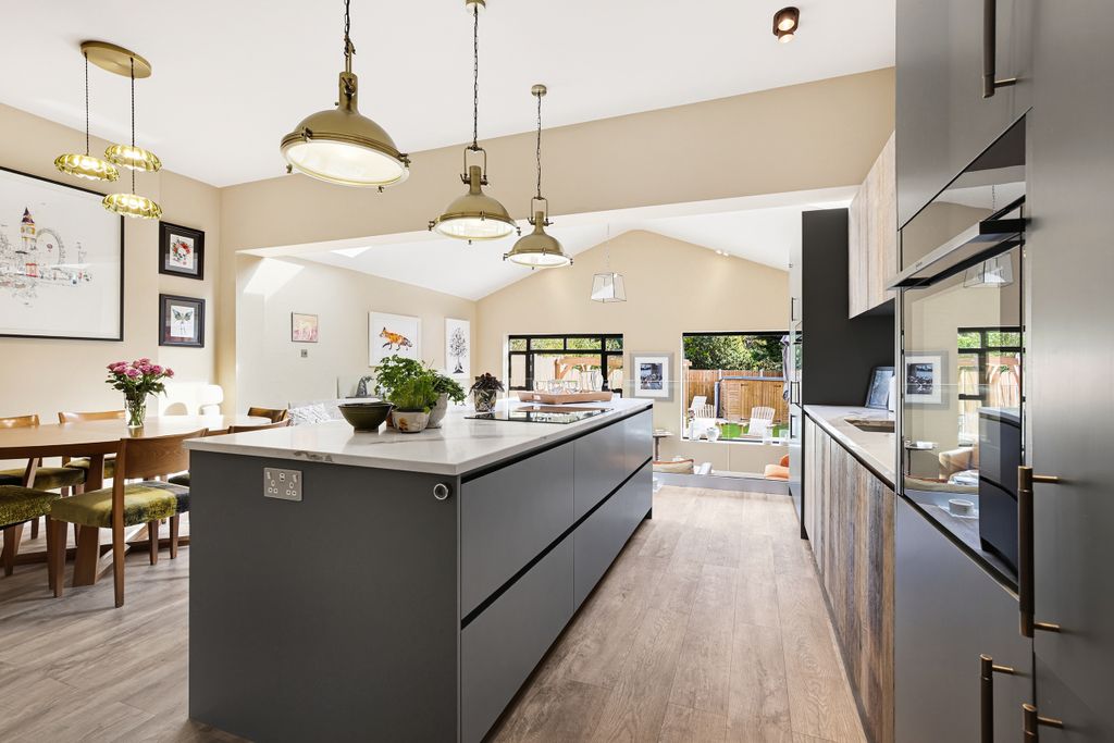 Property photo 1 of 33 Kitchen