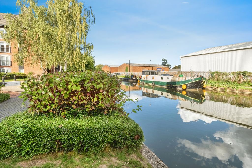 Additional image 13 of 2 bed flat for saleThe Wharf, Leighton Buzzard, Bedfordshire LU7