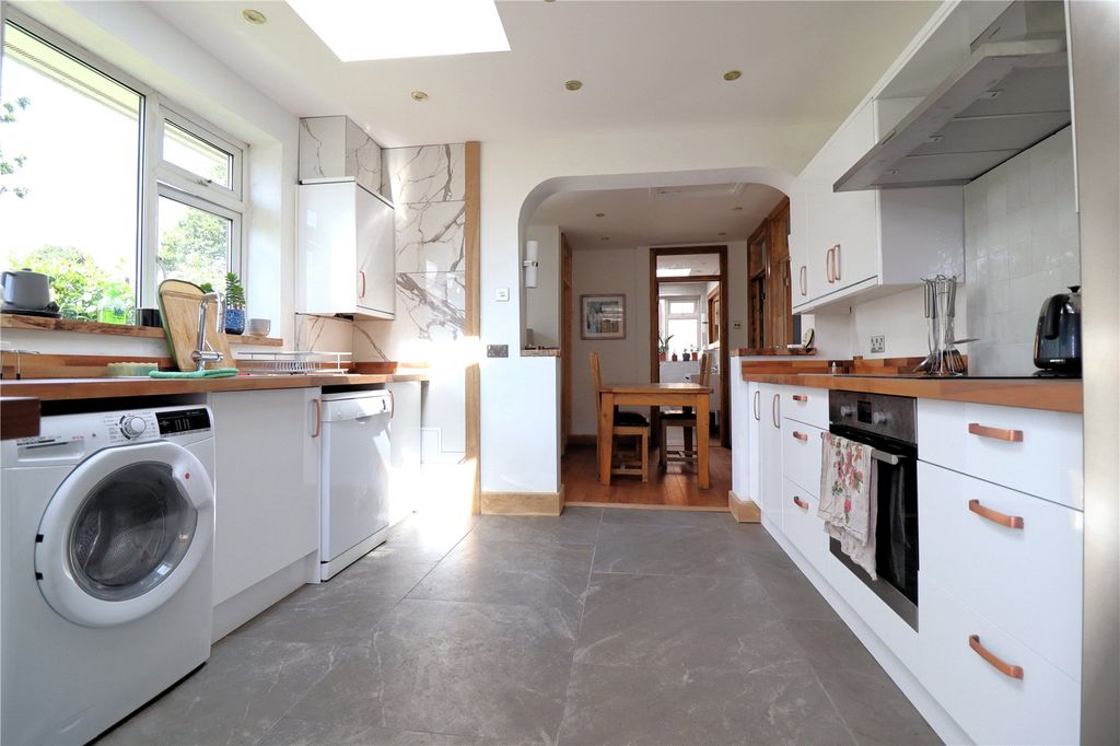 Property photo 2 of 11 Picture No. 18