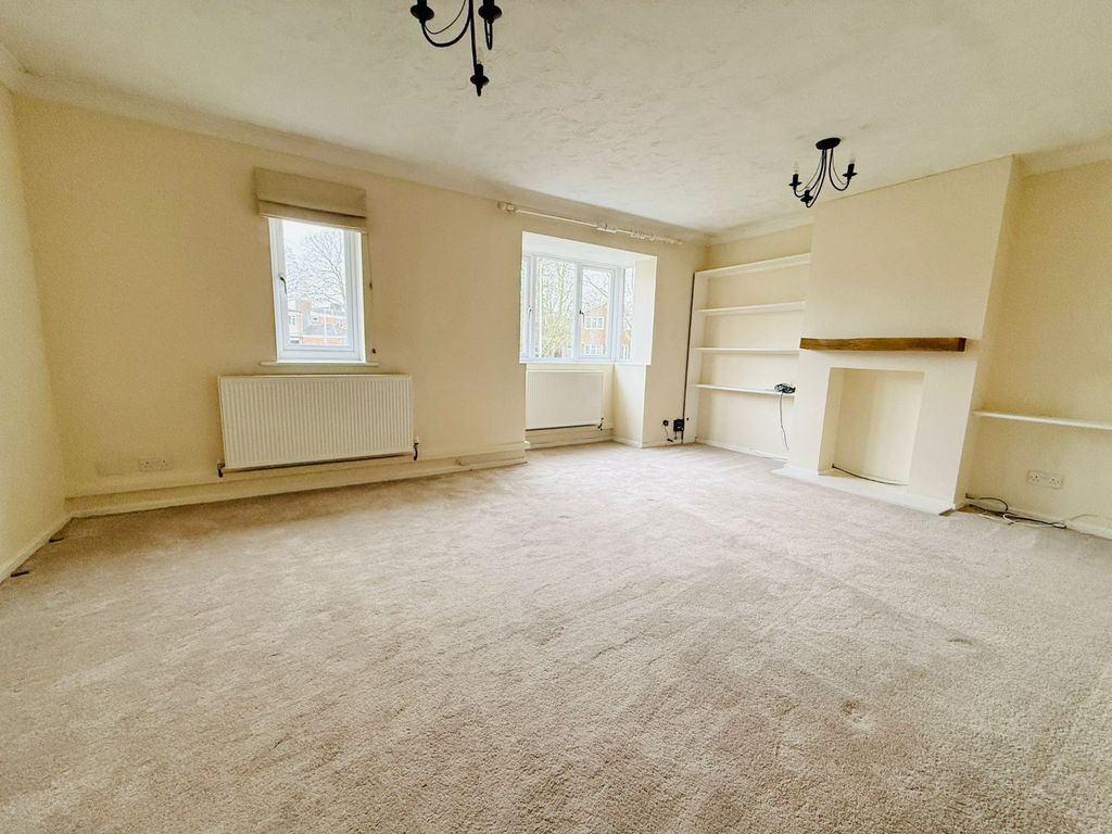 Property photo 3 of 9 4695019