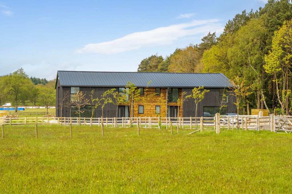 Property photo 1 of 36