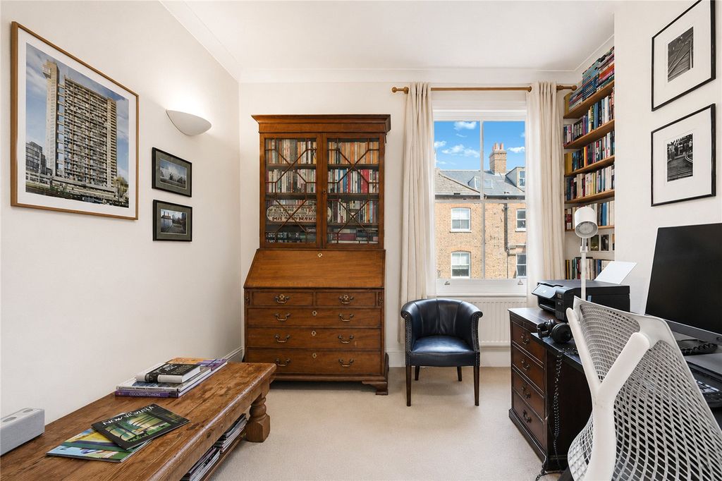 Property photo 3 of 17 Picture No. 21