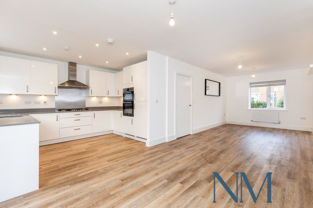 Property photo 2 of 12 Gallery