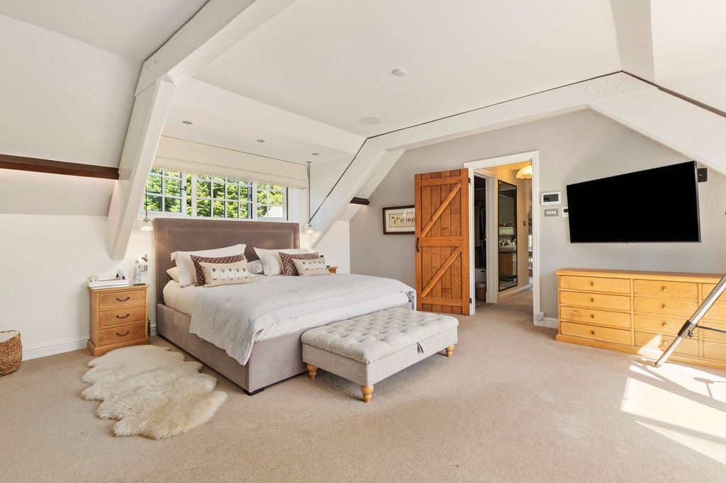 Additional image 21 of 5 bed detached house for salePenycoedcae Road, Penycoedcae CF37