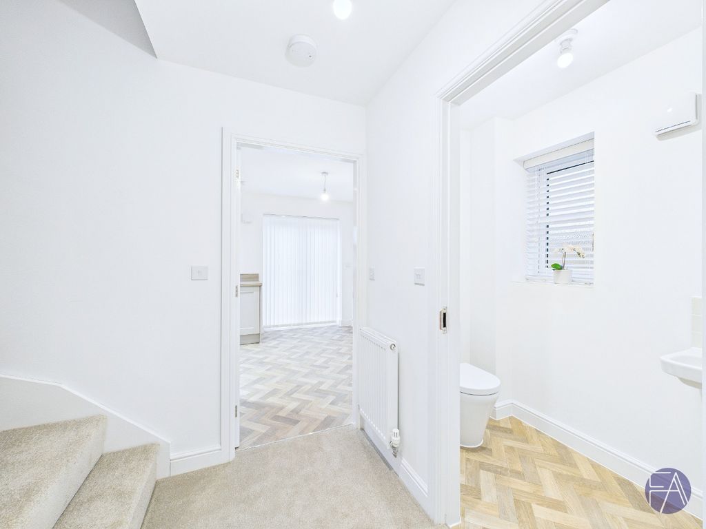 Property photo 3 of 12 4782653