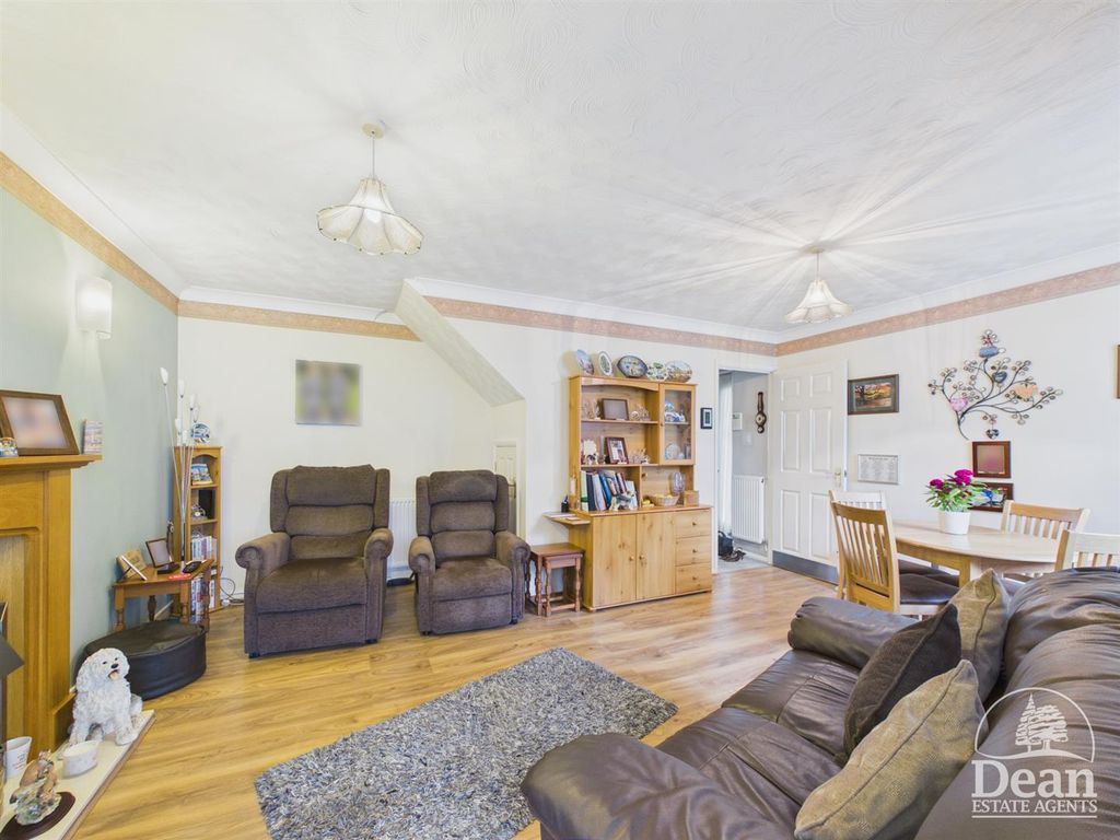 Property photo 3 of 17