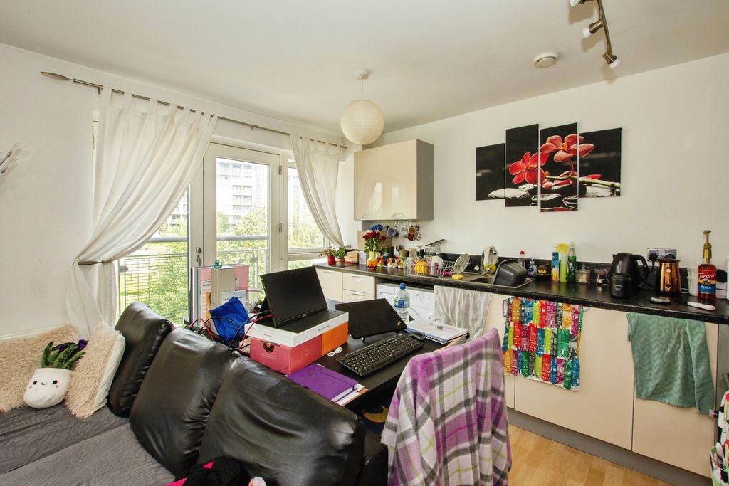 Property photo 2 of 11 Photo