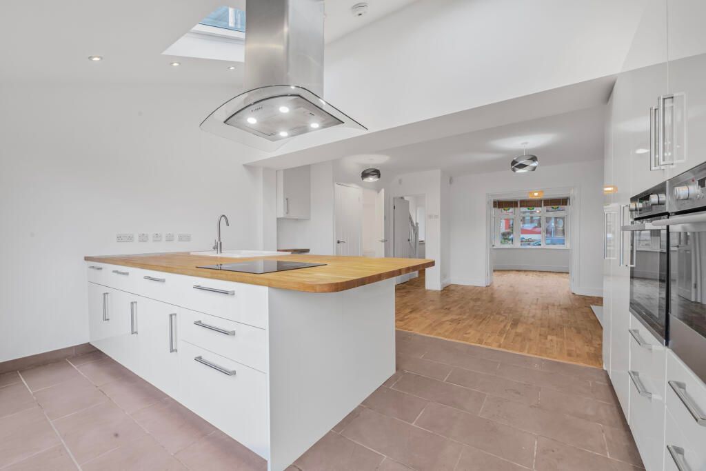 Property photo 2 of 13 Fitted Kitchen/Diner/Lounge