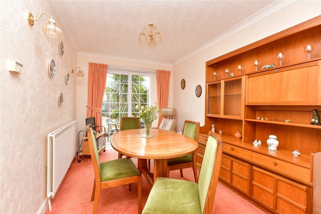 Property photo 3 of 10 Dining Area